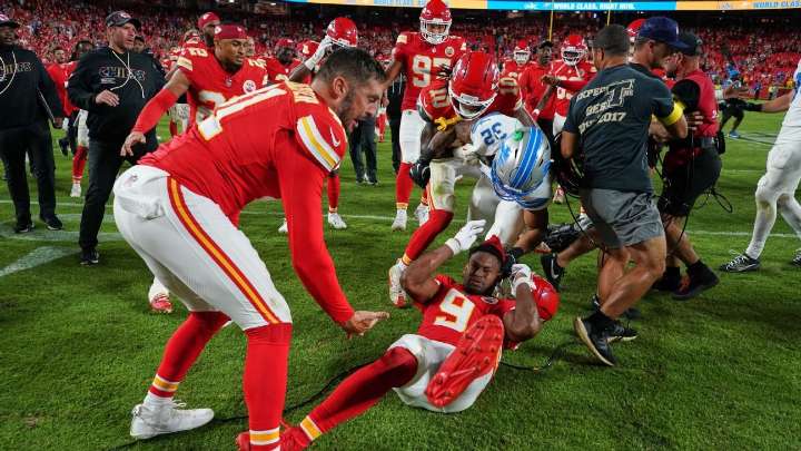 Lions' Branch punches Chiefs' Smith-Schuster, setting off scrum