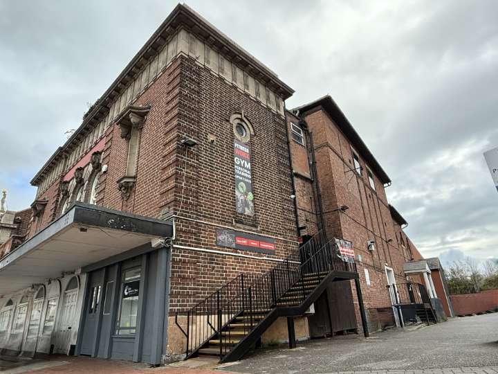 Warwickshire gym goes 24/7 as family-run chain continues to grow | Local News
