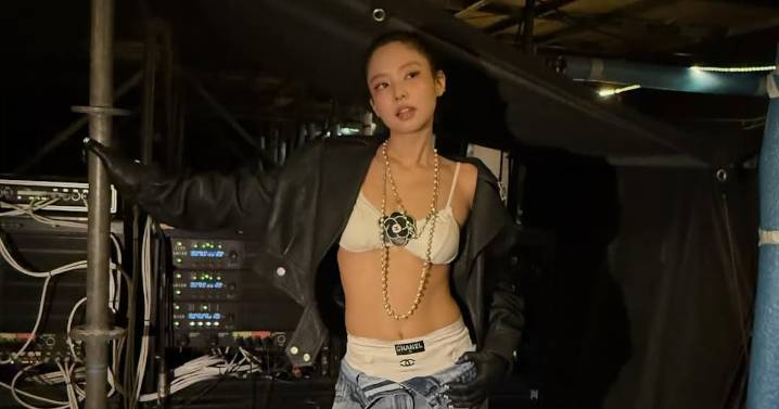 Blackpink's Jennie Wears Chanel’s Infamous 1993 Tighty