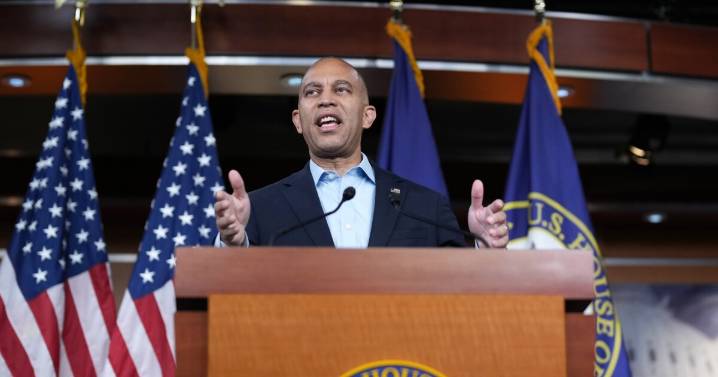 Hakeem Jeffries says public pressure will force Congress to extend ACA subsidies
