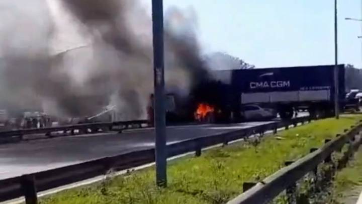 Accidente fatal en la Panamericana: cinco muertos tras choque entre dos camiones y dos autos