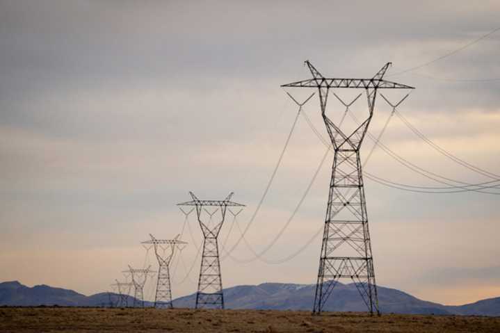 Can states agree to stitch together power grid?