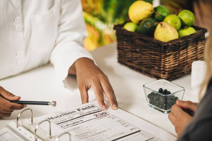 Dietitian vs. Nutritionist: Which Is Better to See for Health Conditions or Weight Loss?