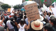 Protestan familiares de policías lesionados durante marcha el 2 de octubre