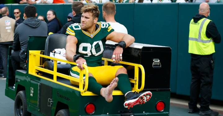 Updates on Lukas Van Ness, Javon Bullard injuries