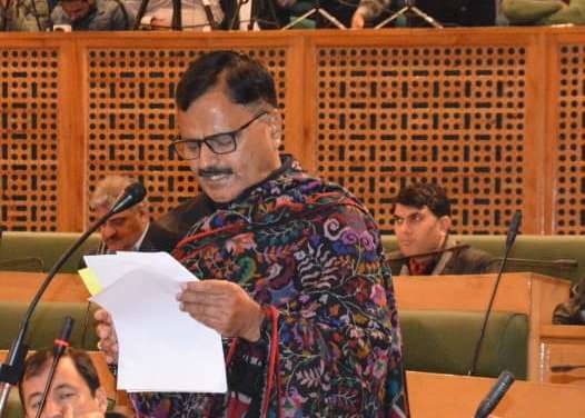 Policy For Regularization Of Daily- Wagers Under Consideration: Jal Shakti Minister