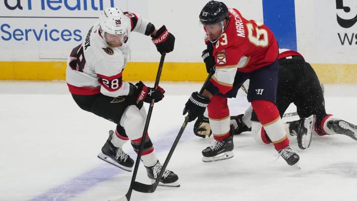 Panthers roll past Senators to remain unbeaten