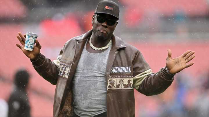 Who's on the Browns injury report for Week 8 game at Patriots?