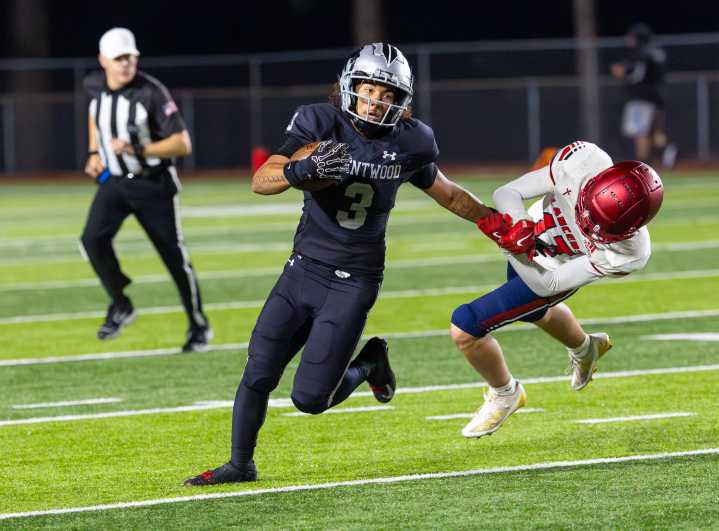 Kentwood football struggles against Kennedy