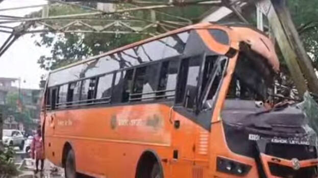 KSRTC Swift bus rams into bridge in Iritty; eight persons injured