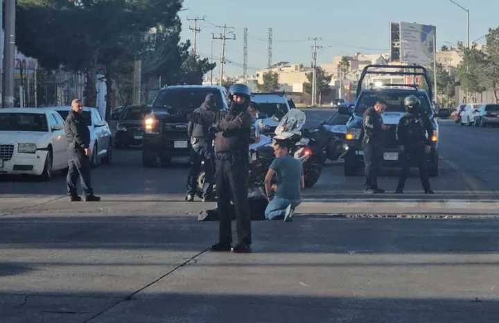 Mujer es atropellada en paso peatonal de El Saucito y Juan Escutia