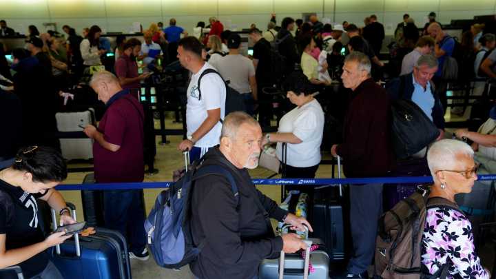 Flight delays reported at Newark Airport amid government shutdown