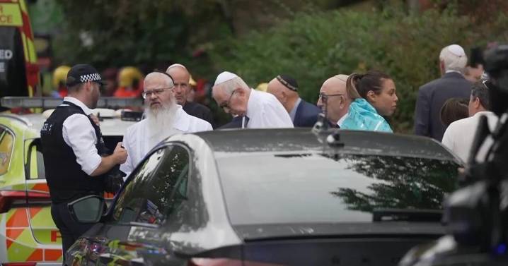 UK police say 2 people were killed and 3 others seriously wounded in Manchester synagogue attack