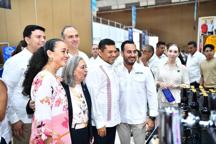 Refrenda Gobierno del Pueblo trabajo permanente con sector empresarial