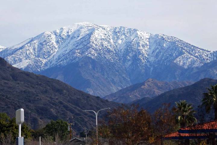 3 Hikers Rescued from Mountainside After One Managed to Call Girlfriend