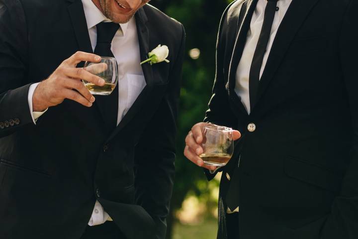 Pregnant Woman Upset About Her Husband’s ’Drunk’ Behavior at Family Wedding