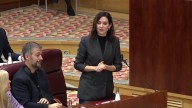 Ayuso propone dos nuevas placas: 'Aquí escondían al hermano de Sánchez' en Moncloa y 'Aceptamos pago en metálico' en Ferraz