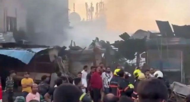 Massive fire destroys 20 shops in Kurla West