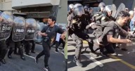 En imágenes | Incidentes fuera del Congreso: así detuvieron a un fotógrafo en la marcha de los jubilados