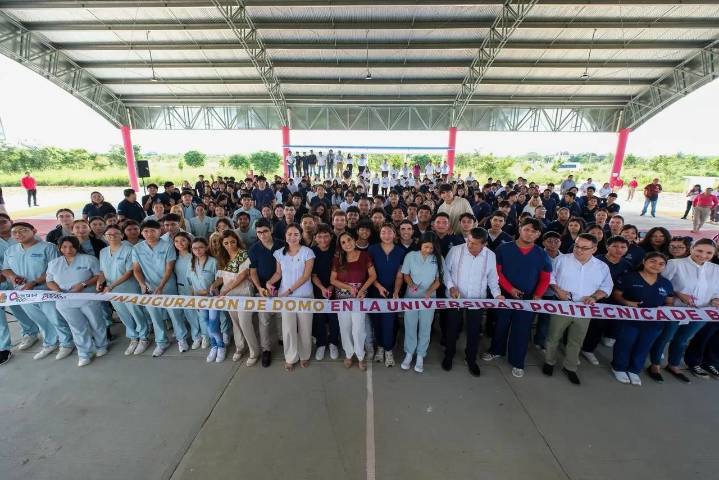 Inaugura Mara Lezama domo y canchas de usos múltiples en la Universidad Politécnica de Bacalar
