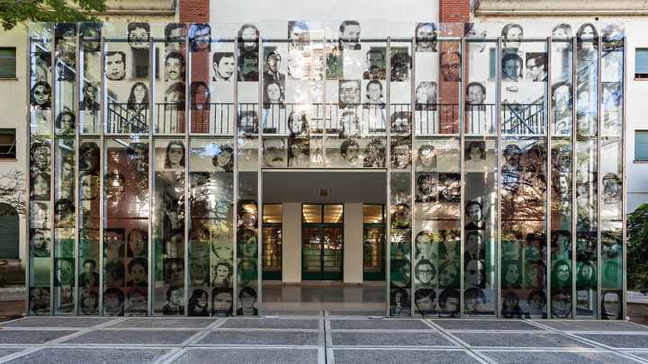 Un abrazo contra la avanzada del Gobierno sobre el museo de la ESMA