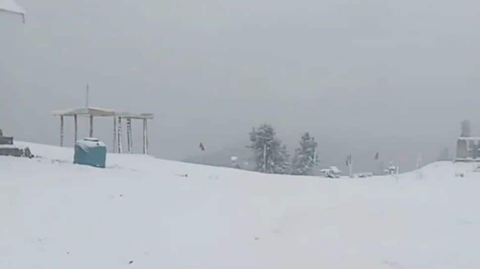 Jammu-Kashmir Weather Alert: Razdan Top Receives Snowfall, Rain Lashes Srinagar; IMD Forecasts...