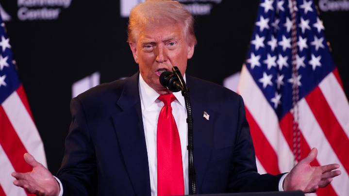 Exclusive: W.H. cites George Washington for Trump paying troops without Congress