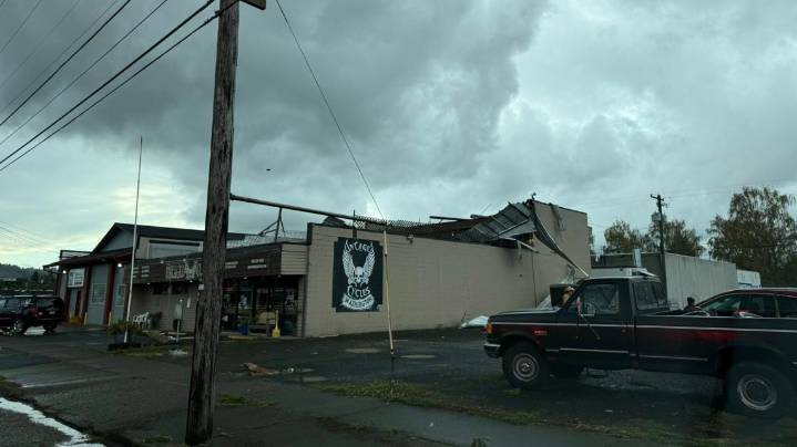Possible tornado rips roof off Longview building, damages homes