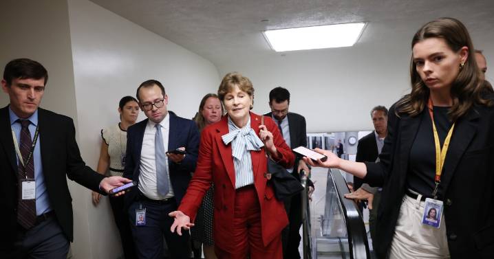 Sen. Jeanne Shaheen: Lawmakers must find 'common ground' to end the government shutdown