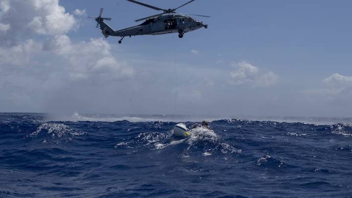 Varios helicópteros de EEUU han sobrevolado aguas del Caribe a menos de 145 kilómetros de las costas de Venezuela, según 'The Washington Post'