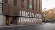 Dos activistas de Futuro Vegetal atacan con pintura roja un cuadro de Cristóbal Colón en el Museo Naval de Madrid
