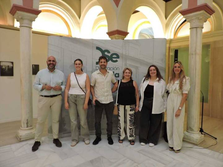 ‘Espacios que ya no son’ revive la Sevilla del XIX a través de la fotografía estenopeica
