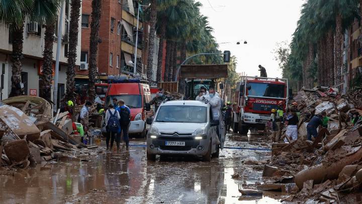 Las consecuencias psicológicas de la DANA en los jóvenes: "Ahora en vez de chocar la mano, nos abrazamos"