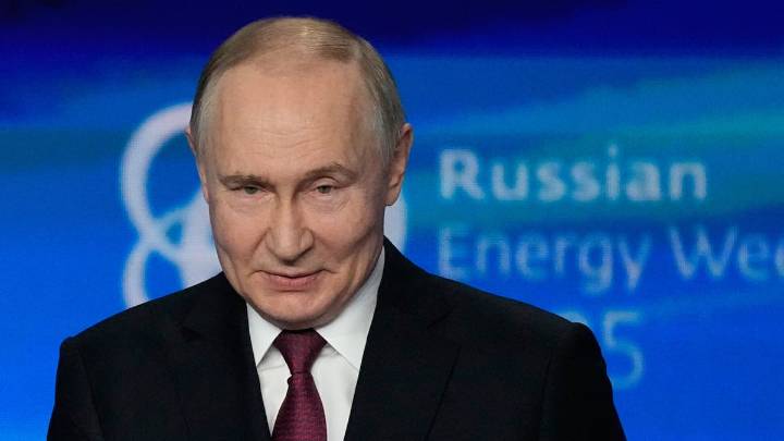 El Kremlin pide garantías para que Putin pueda llegar hasta Hungría para reunirse con Trump sin ser detenido