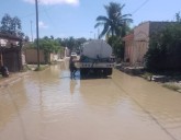 Desaguan calle en el fraccionamiento Encinos II de Kanasín