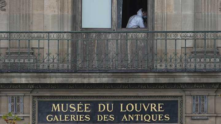 Reabre el Museo del Louvre tras el robo de joyas, pero de forma parcial
