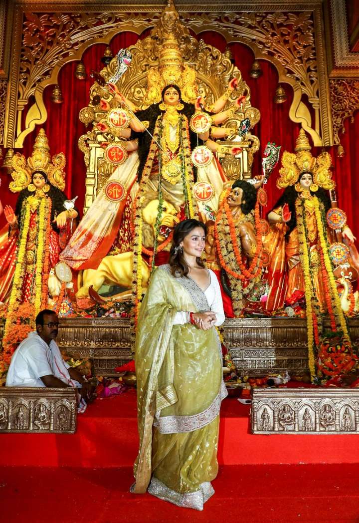 Celebs offer prayers