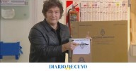En medio de un fuerte operativo, Javier Milei votó, saludó a la gente y se fue sin dar declaraciones