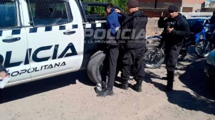 Atacó a tiros a tres personas y huyó de la Policía; fue imputado y quedó en prisión domiciliaria