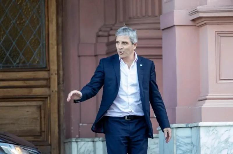 Caputo contra Rossi y su hija: "Trabajas para chorear un sueldo que no te merecés"