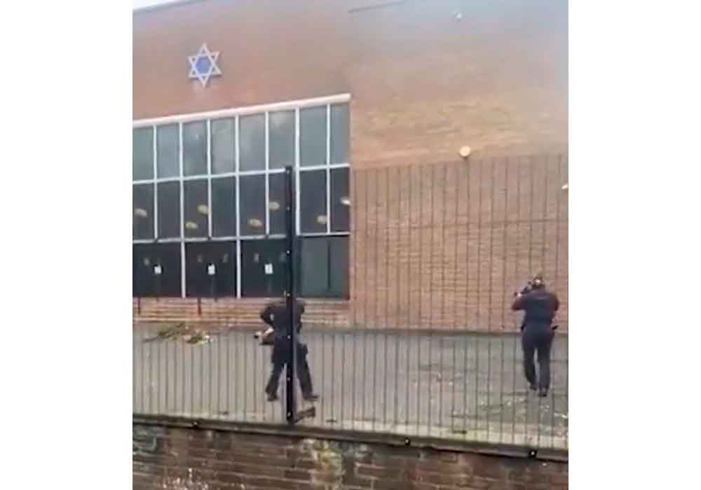 Al menos dos muertos por un ataque junto a una sinagoga de las afueras de Mánchester