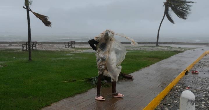 Hurricane Melissa makes landfall in Jamaica