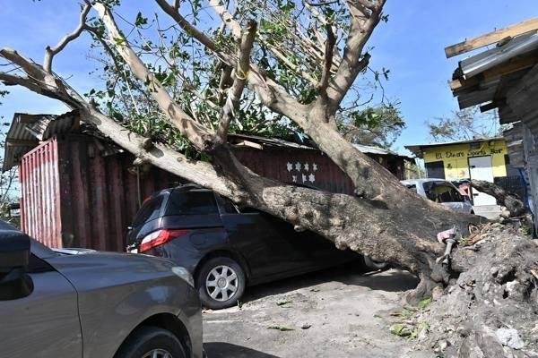 El huracán Melissa deja a su paso por el Caribe 32 muertos y un rastro de destrucción