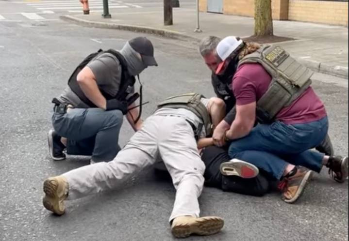 ‘I can’t breathe,’ man tells ICE agents in Spanish five times during Portland arrest