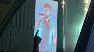 Dani Fernández emociona en Zaragoza con su cachirulo: "Estaba deseando venir a tocar en Pilares, sois increíbles"