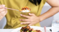 Comer para vivir: Alimentos que pueden empeorar el reflujo y cómo cuidarse