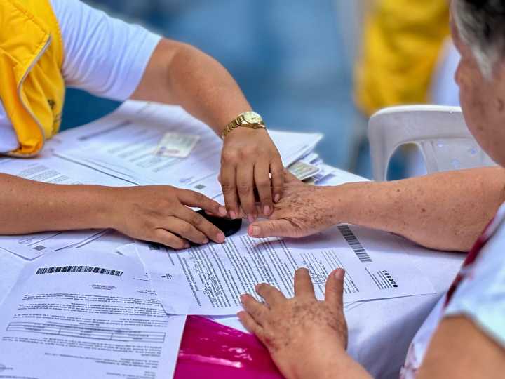 Más de 300 cartas de indemnización fueron entregadas a familias víctimas del conflicto armado en Ibagué