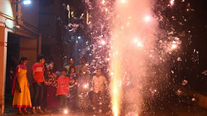 Supreme Court allows sale, use of green firecrackers in Delhi