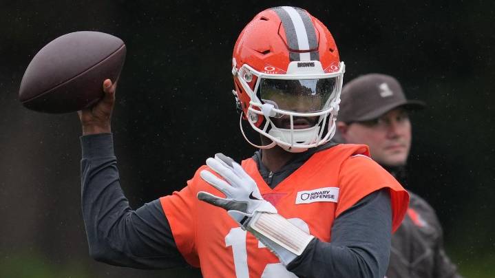 Browns' QB question: Stay the course with Dillon Gabriel or give Shedeur Sanders a shot?