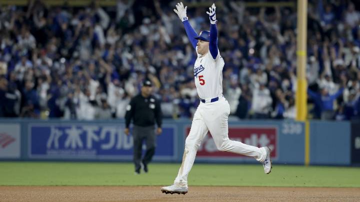 Sports world reacts to Freeman walking off marathon World Series Ga...